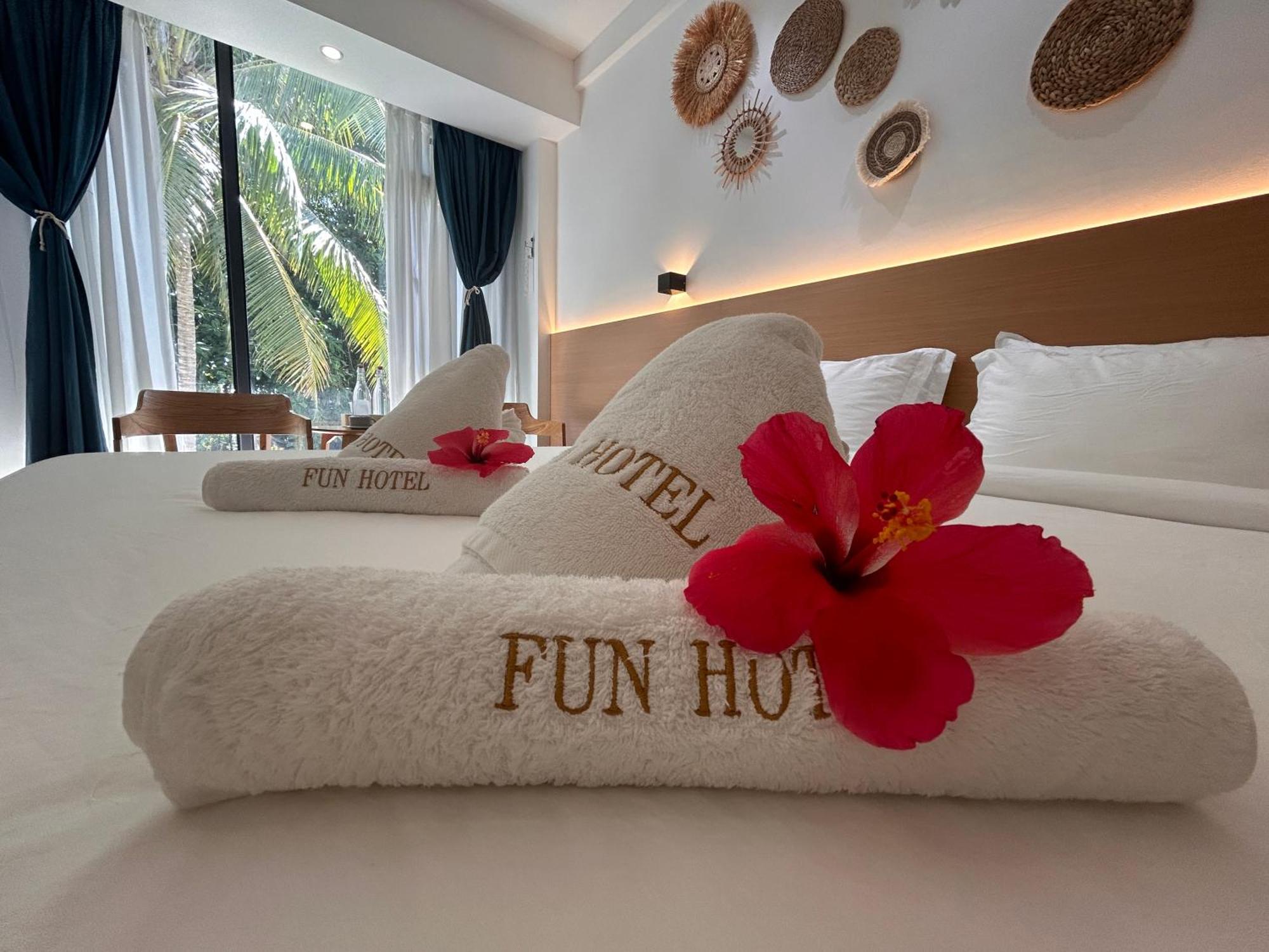 Fun Hotel Panglao Exterior foto